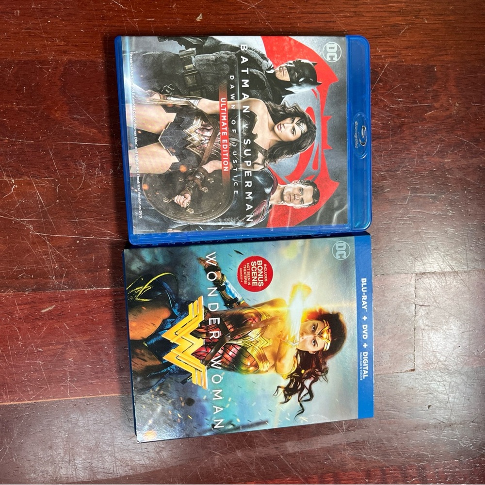 DC Comics Blu-ray Collection: Batman v Superman & Wonder Woman